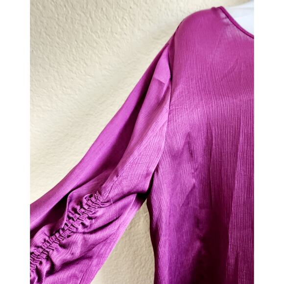 Cato Purple 3/4 Ruched Sleeves Keyhole Neck Top Large Lightweight Flowy Soft - Picture 2 of 5